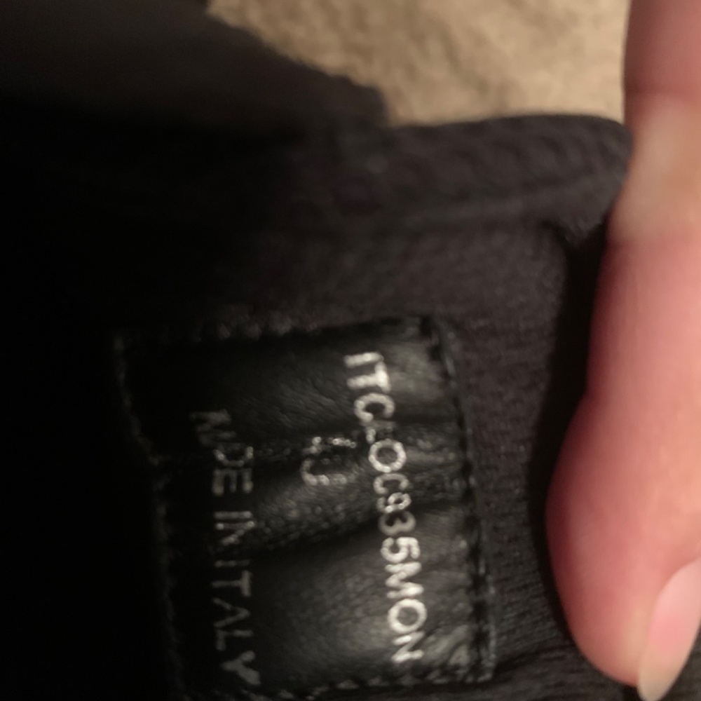 Burberry men’s stylish sneakers Euro size 40 - Picture 5 of 9